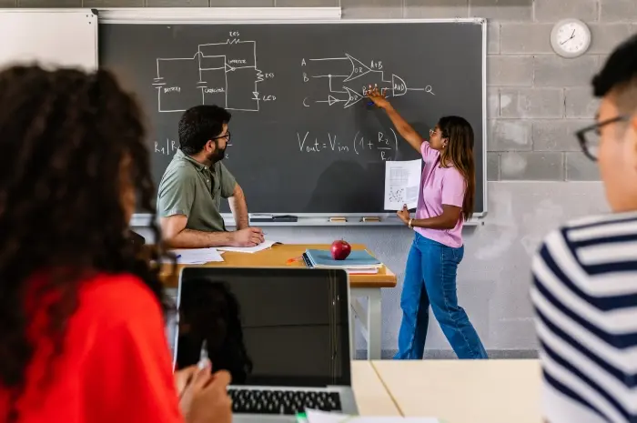 Supercharging Classroom Dynamics: 5 Top Tips to Engage Students Effectively