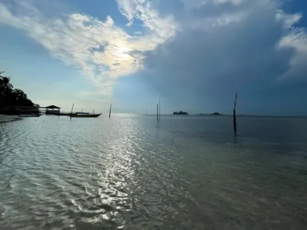 Nongsa Beach, White Sand Beach Equipped with Various Exciting Rides in Batam