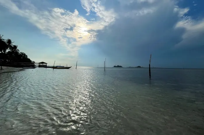 Nongsa Beach, White Sand Beach Equipped with Various Exciting Rides in Batam